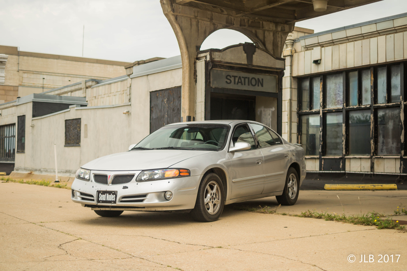 Illustration for article titled Pontiac Bonneville Photoshoot - Photo dump